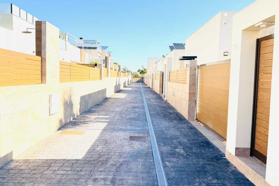 Re-Sale - Semi Detached Villa - Los Montesinos - La Herrada