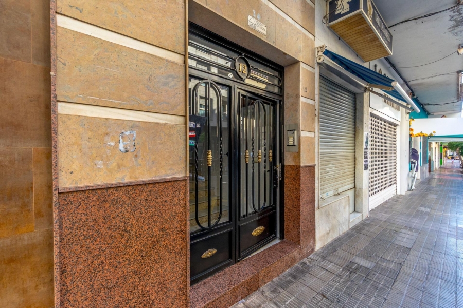 Re-Sale - Apartment - Torrevieja - Torrevieja - Centre