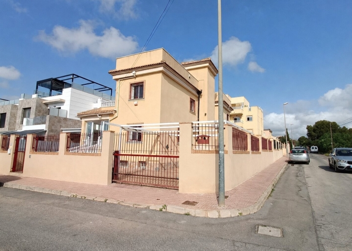 Re-Sale - Detached Villa - Orihuela Costa - Lomas de Don Juan