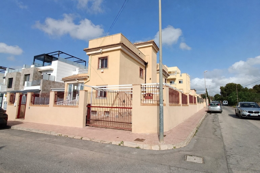 Re-Sale - Detached Villa - Orihuela Costa - Lomas de Don Juan