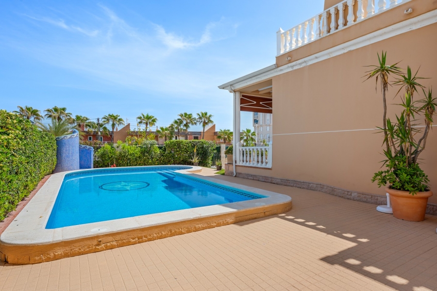 Re-Sale - Detached Villa - Torrevieja - Torre La Mata