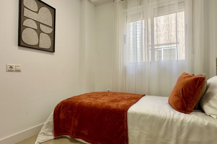 Re-Sale - Apartment - Torrevieja - Torrevieja - Centre