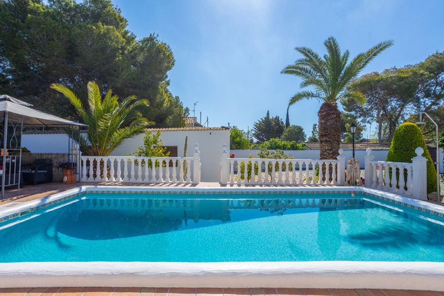 Re-Sale - Detached Villa - Orihuela Costa - Villamartin