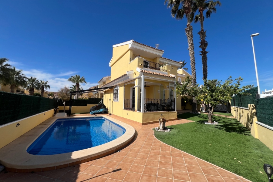 Re-Sale - Detached Villa - Orihuela Costa - Los Dolses