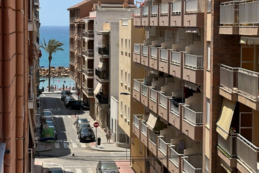 Re-Sale - Apartment - Torrevieja - Torrevieja - Centre