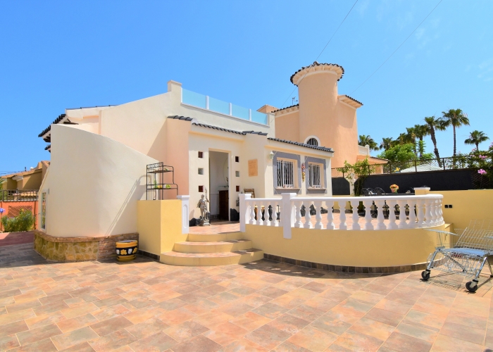 Re-Sale - Detached Villa - Orihuela Costa - Playa Flamenca