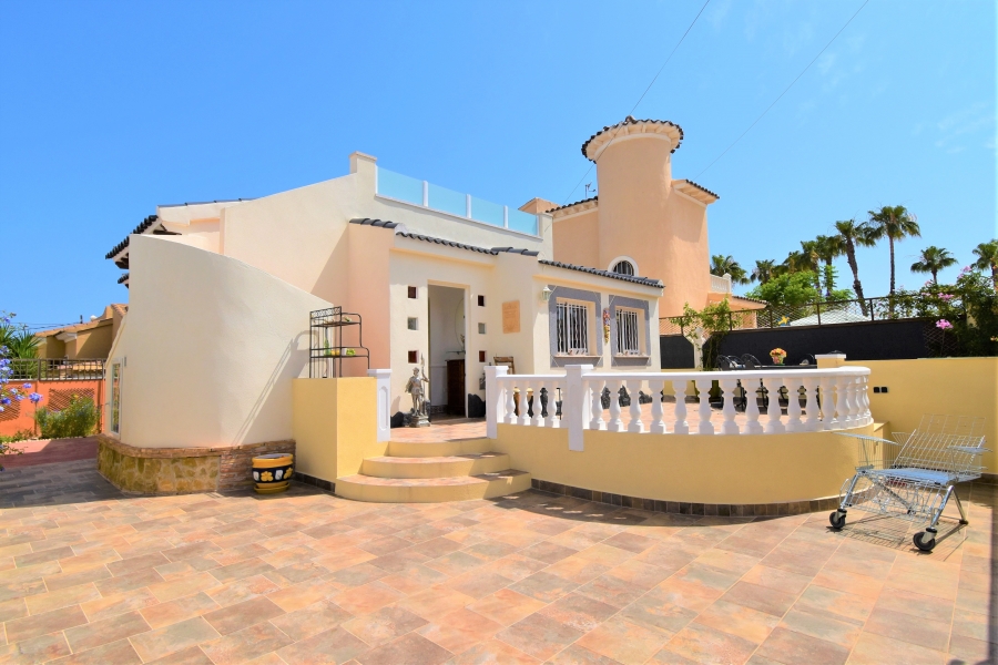 Re-Sale - Detached Villa - Orihuela Costa - Playa Flamenca