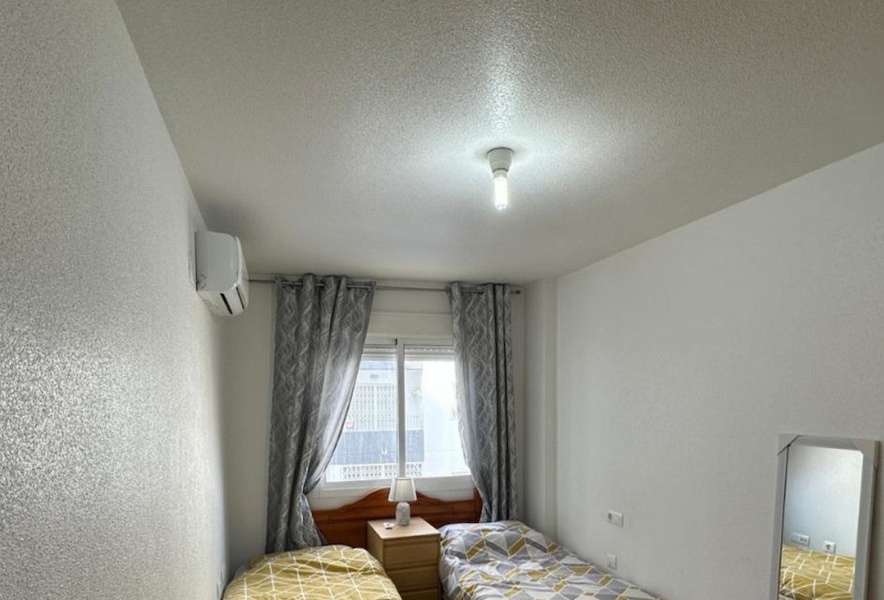 Re-Sale - Apartment - Torrevieja - Torrevieja - Centre