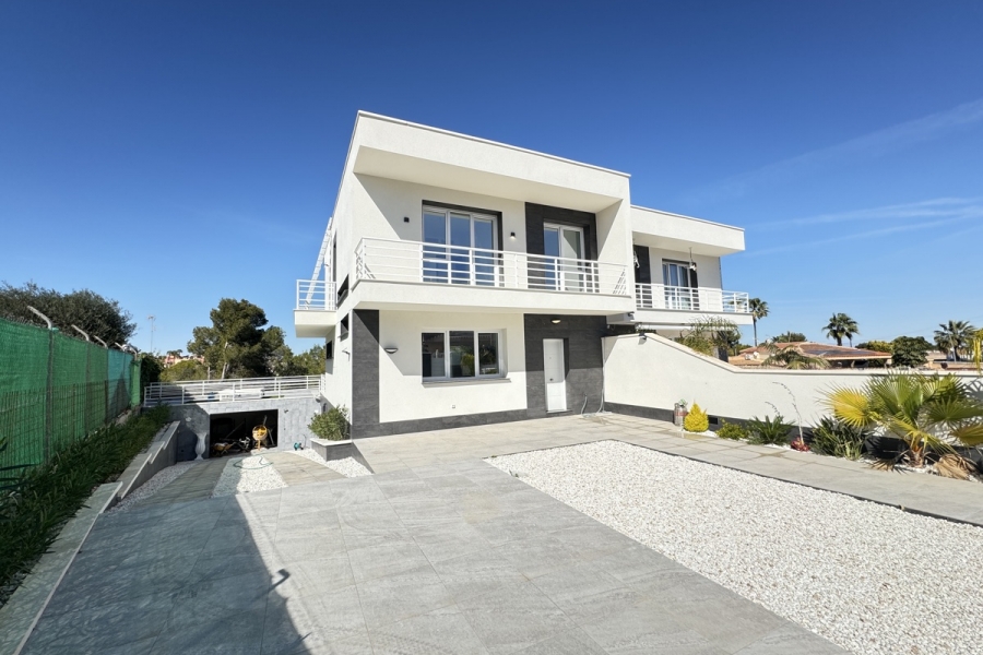 Re-Sale - Detached Villa - Orihuela Costa - Los Balcones