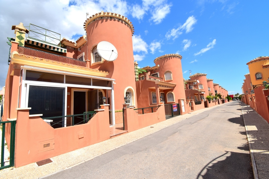 Re-Sale - Detached Villa - Orihuela Costa - Playa Flamenca