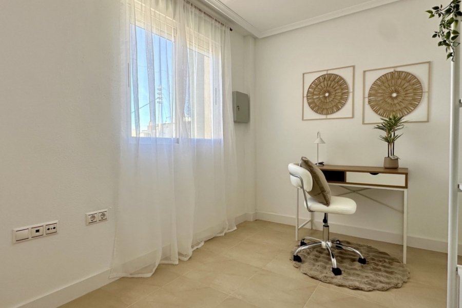 Re-Sale - Apartment - Torrevieja - Torrevieja - Centre