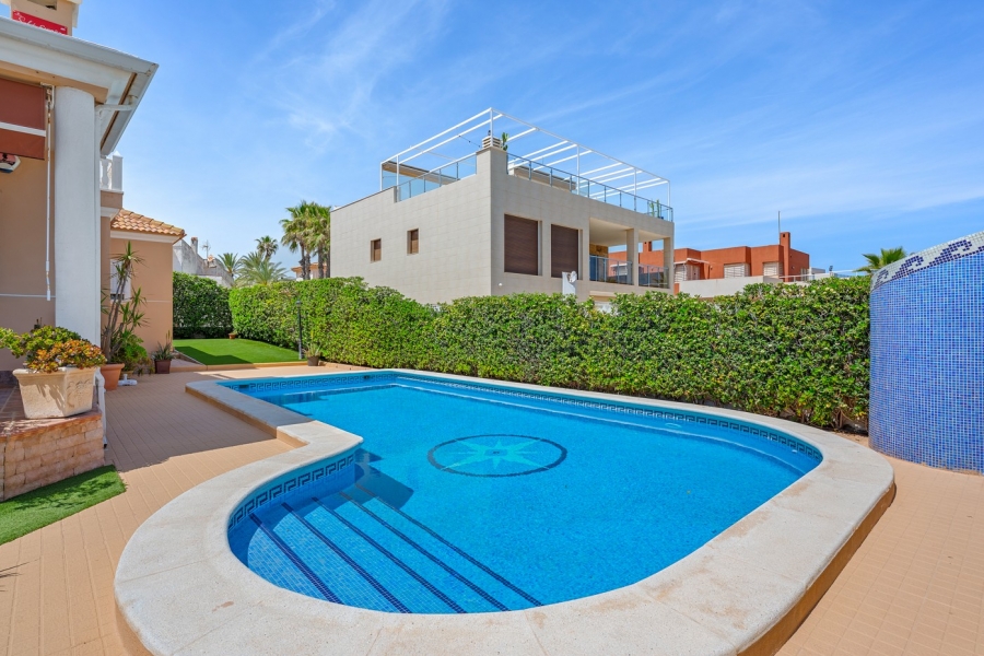 Re-Sale - Detached Villa - Torrevieja - Torre La Mata
