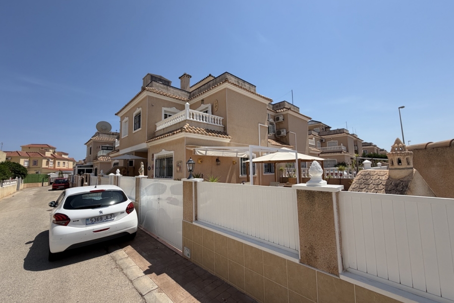 Re-Sale - Quad Villa - Orihuela Costa - La Zenia