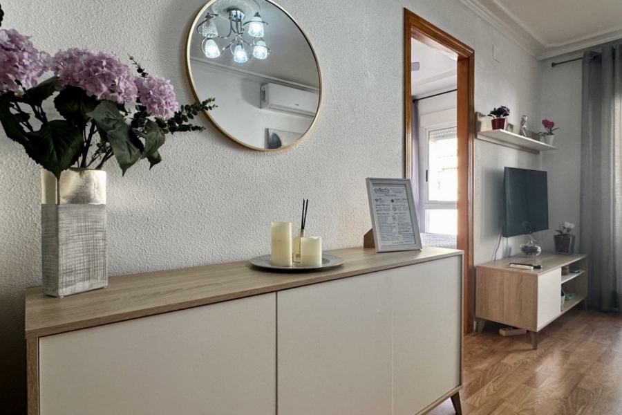 Re-Sale - Apartment - Torrevieja - Playa Los Naufragos