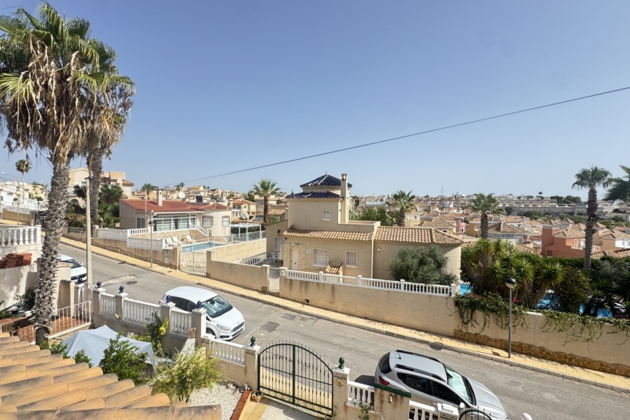 Re-Sale - Detached Villa - Orihuela Costa - Villamartin