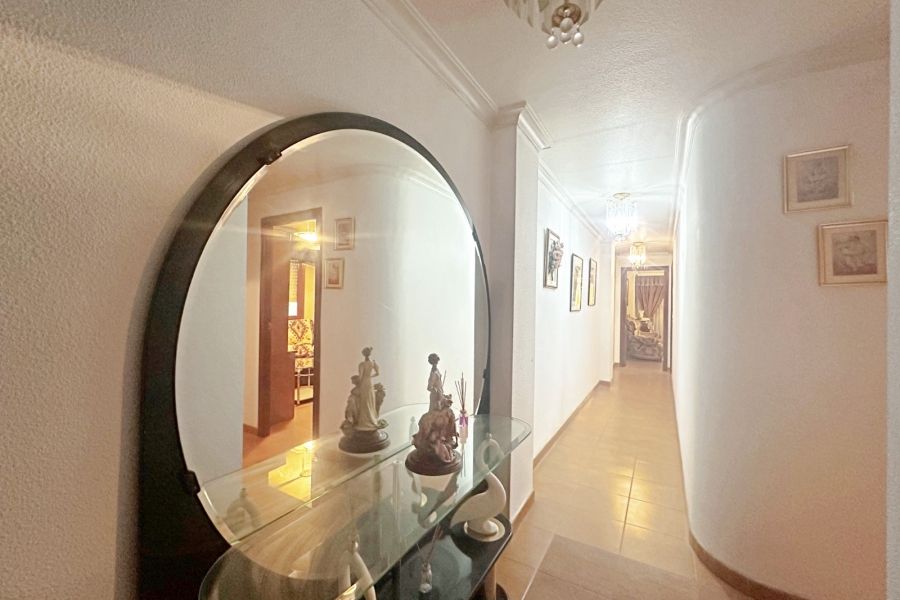 Re-Sale - Apartment - Torrevieja - Torrevieja - Centre