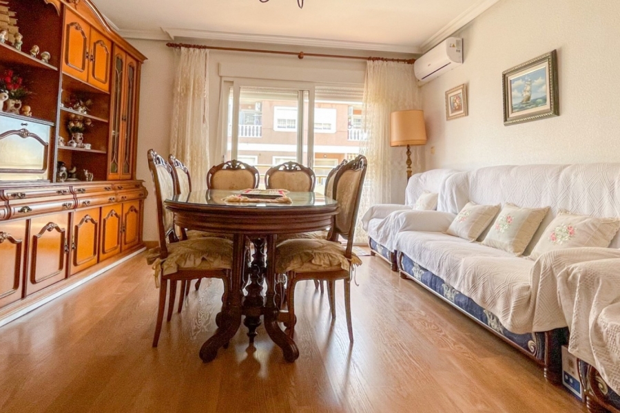 Re-Sale - Apartment - Torrevieja - Playa Acequion