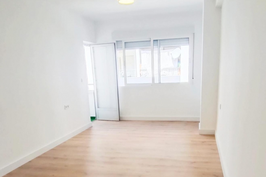 Re-Sale - Apartment - Torrevieja - Torrevieja - Centre
