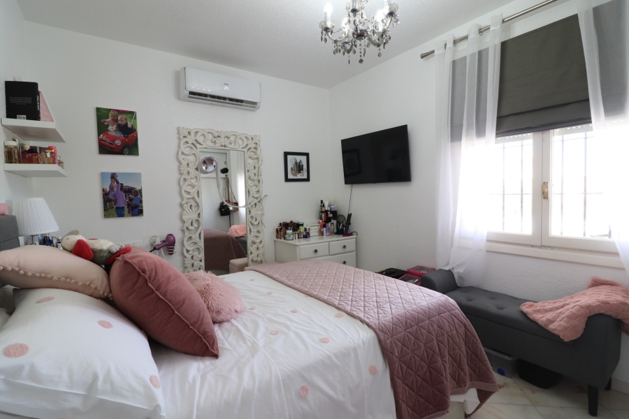 Re-Sale - Detached Villa - Orihuela Costa - Villamartin
