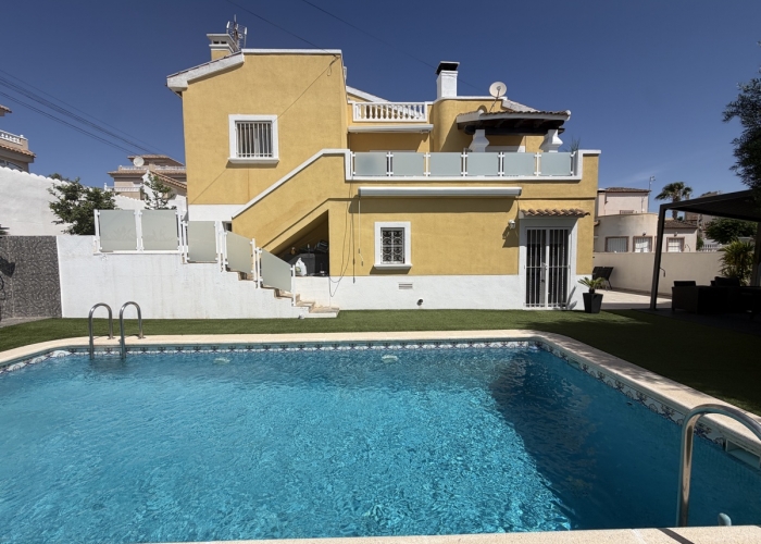 Re-Sale - Detached Villa - Orihuela Costa - Villamartin